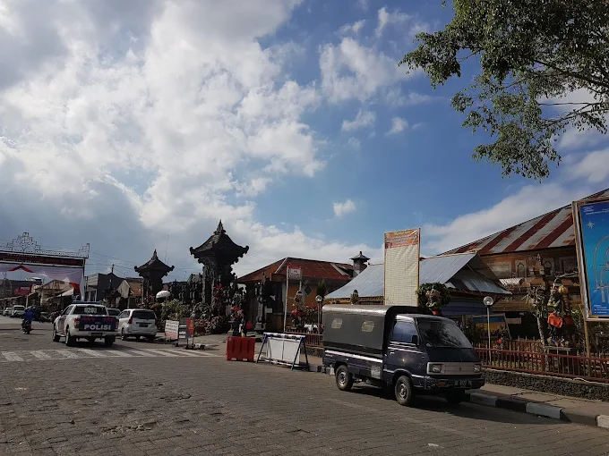 Night view of the illuminated private pool